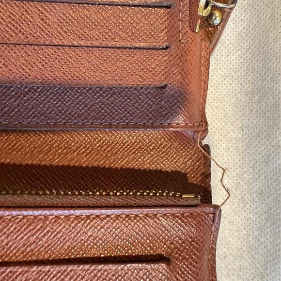 Louis Vuitton wallet - Picture 6 of 10